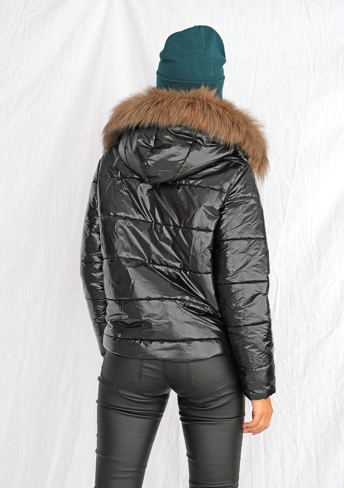 Kurtka pikowana ze sztucznym futrem czarna ILM