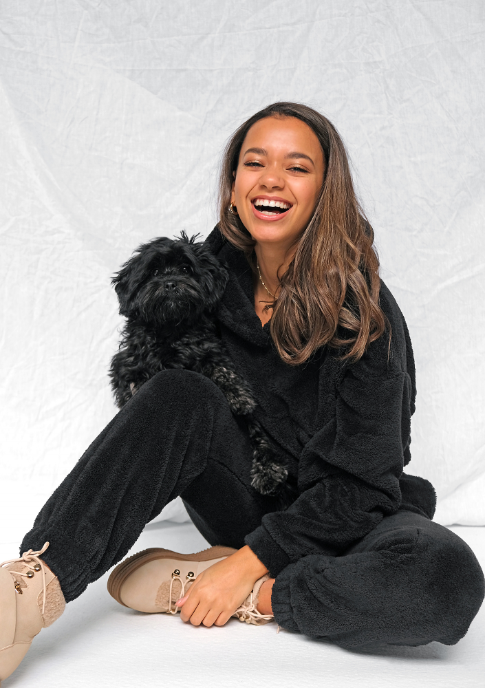 Spodnie dresowe z dzianiny Teddy Czarne ILM