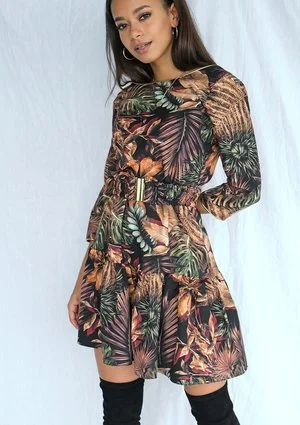 Sukienka z paskiem w motyw liści