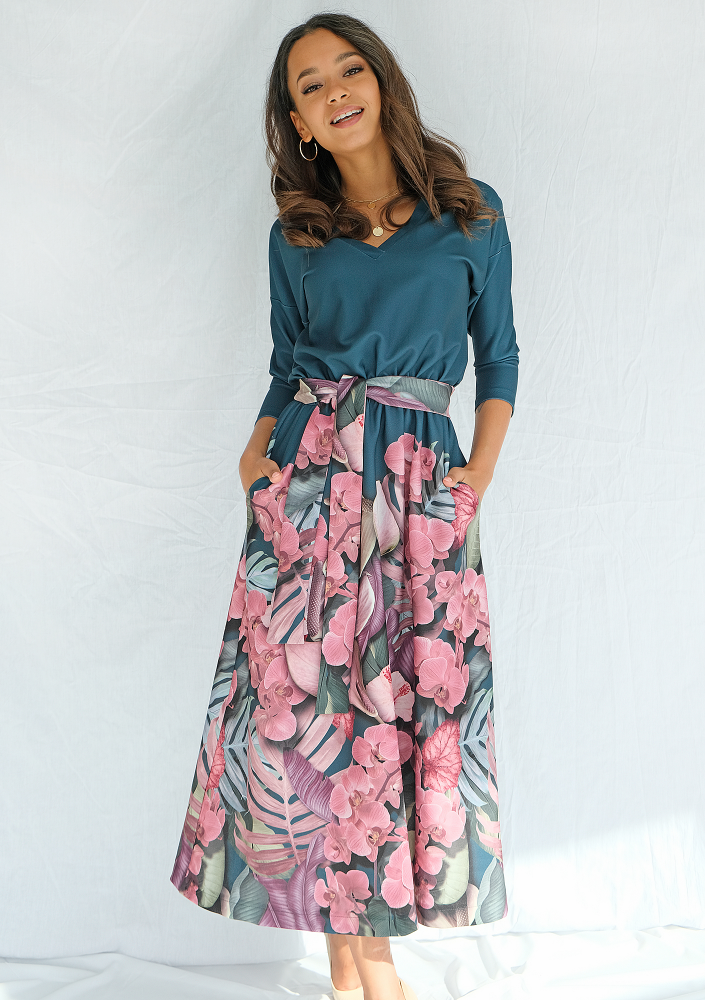 Sukienka z borderem w kwiaty Zielona