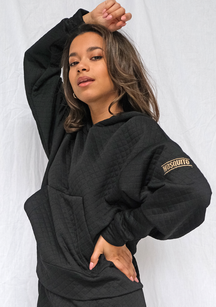 Bluza kangurka z pikowanej dzianiny Czarna