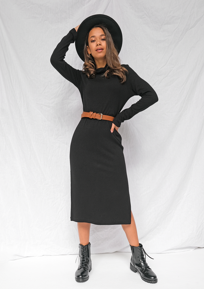 Dzianinowa sukienka midi z golfem Czarna