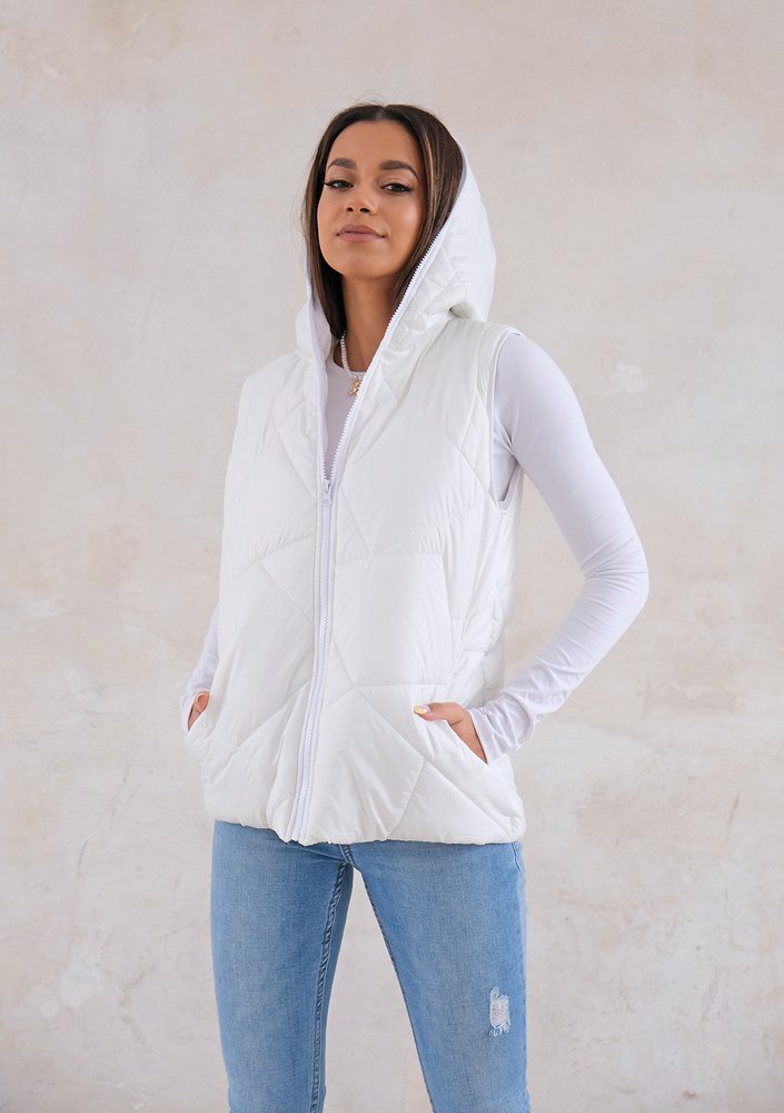 Quilted sleeveless ecrue jacket