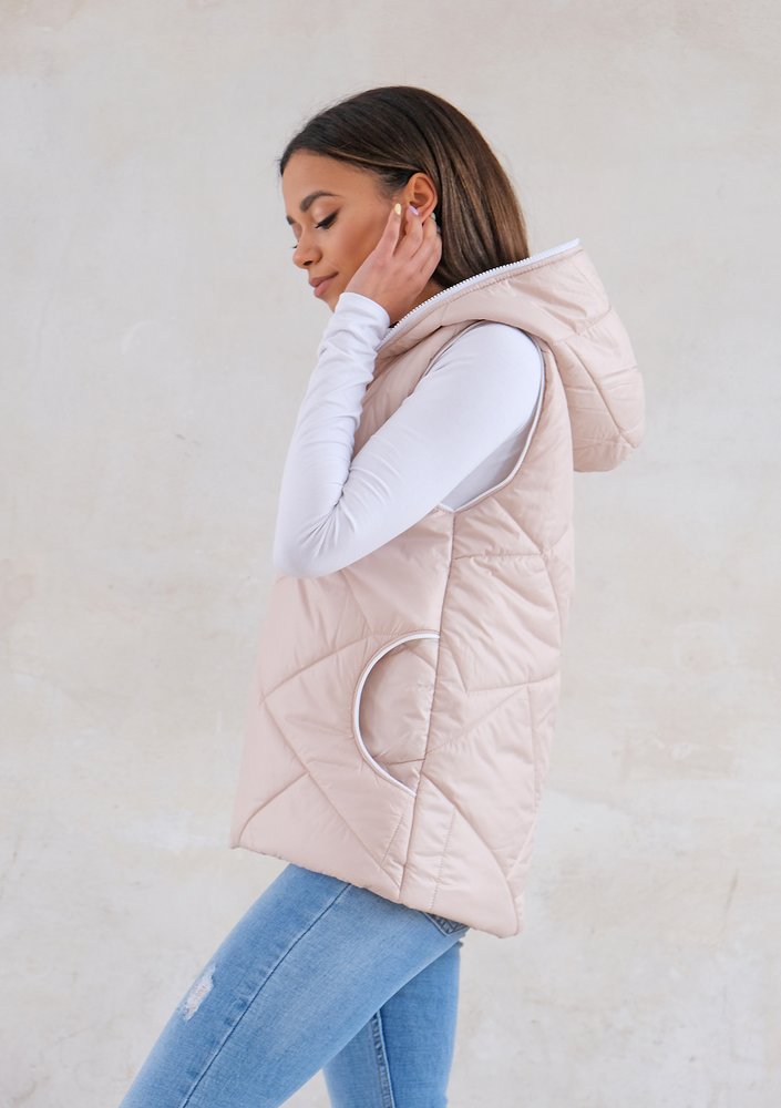 Quilted sleeveless beige jacket