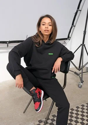 Czarna bluza z kapturem Lime Logo ILM