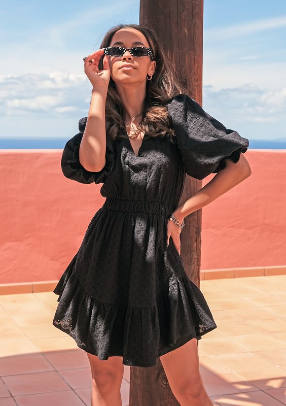 Puffed sleeved boho black dress