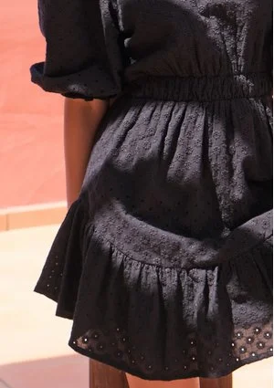 Puffed sleeved boho black dress