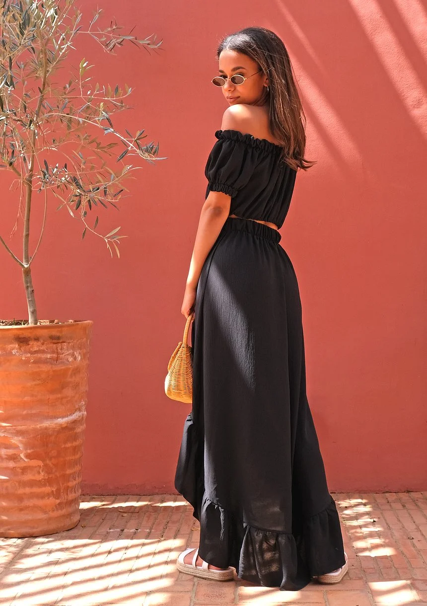 Maxi black skirt with a frill