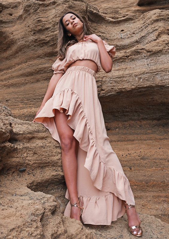 Maxi beige skirt with a frill