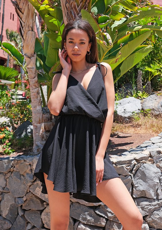 Kombinezon mini z kopertowym dekoltem Czarny