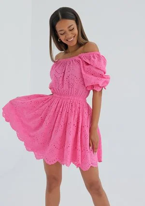 Openwork pink dress with puff sleeves