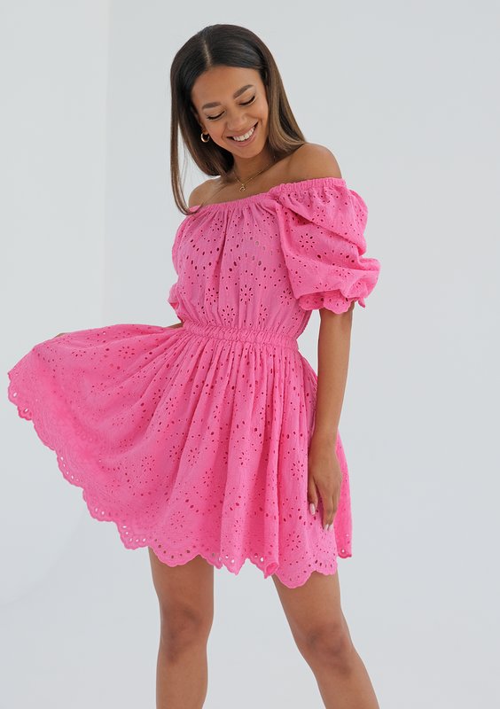 Openwork pink dress with puff sleeves