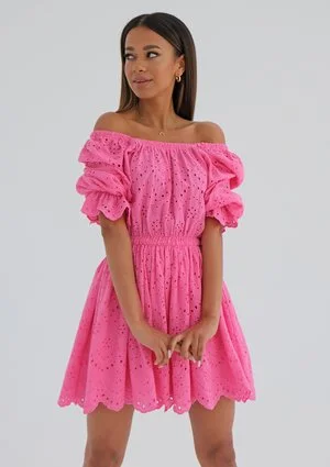 Openwork pink dress with puff sleeves