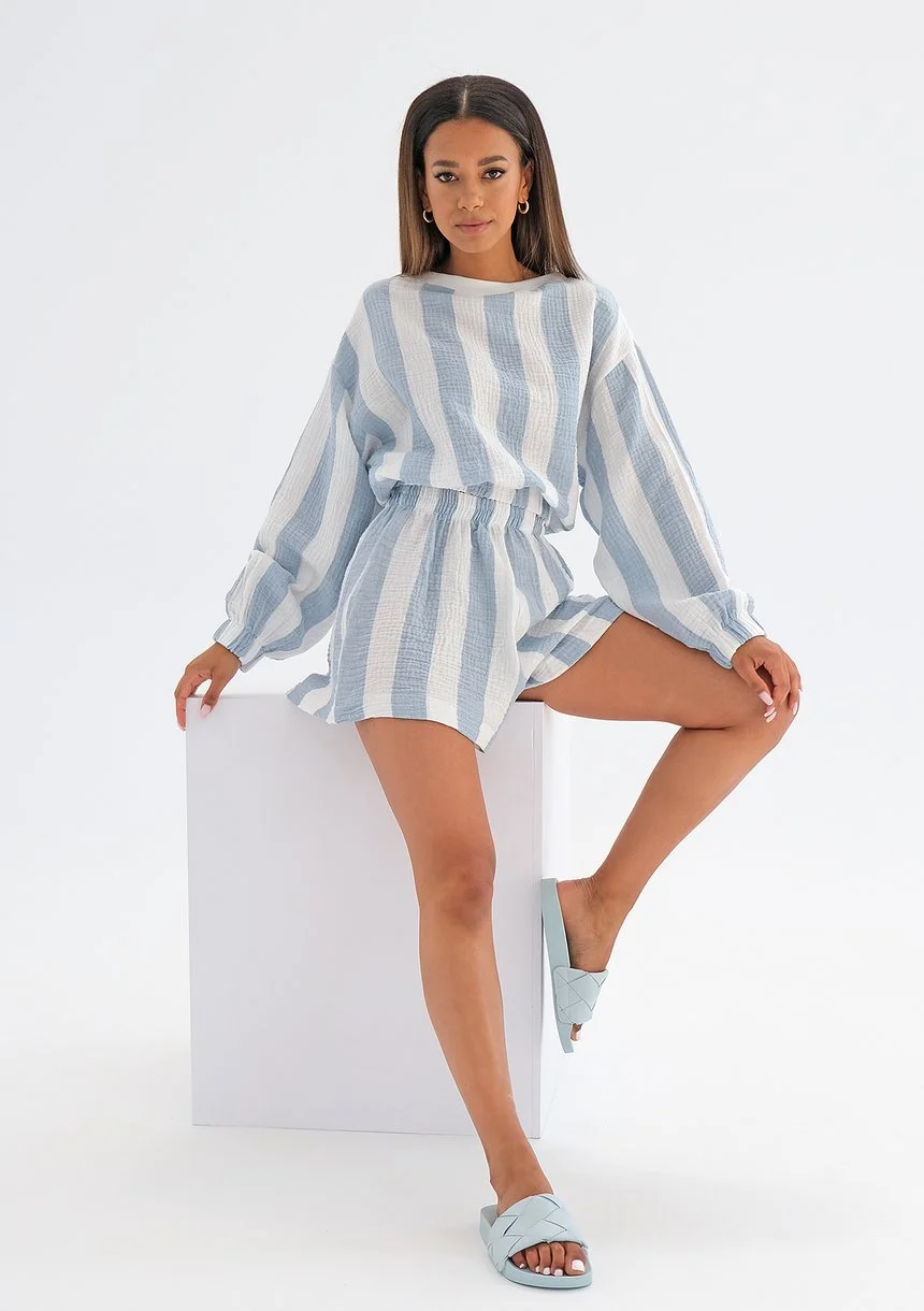 Muslin shorts with blue stripes