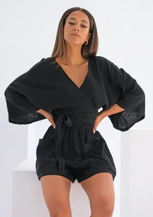 Short black kimono top