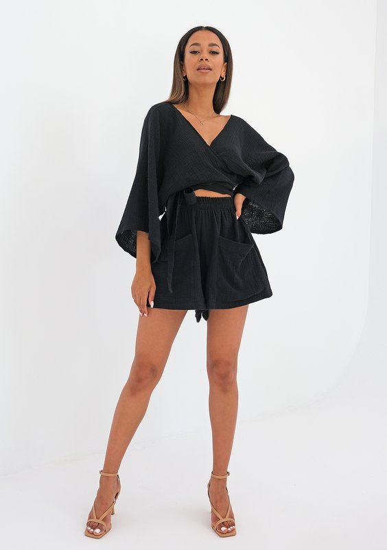 Short black kimono top