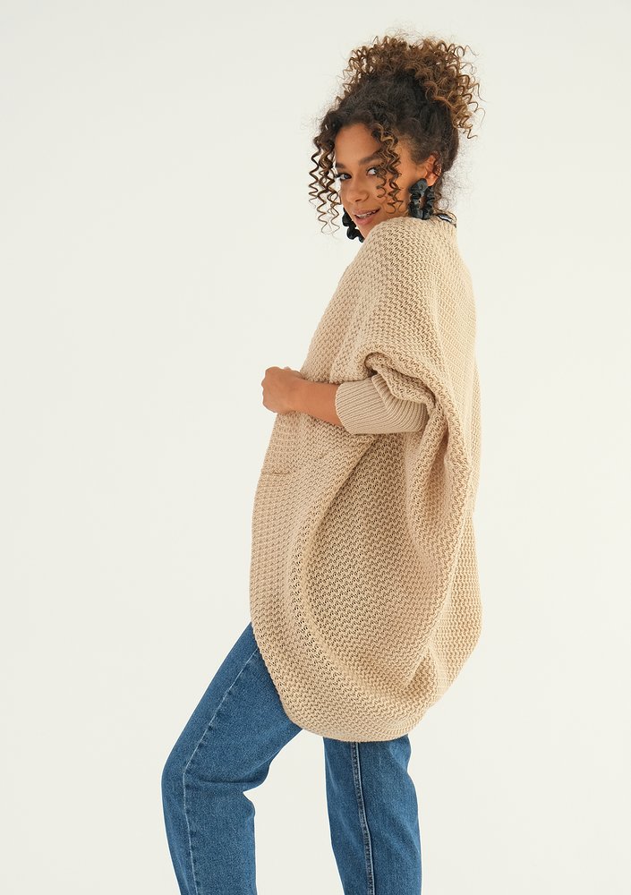 SWETER NARZUTKA OVERSIZE ILM A01 BEŻOWY