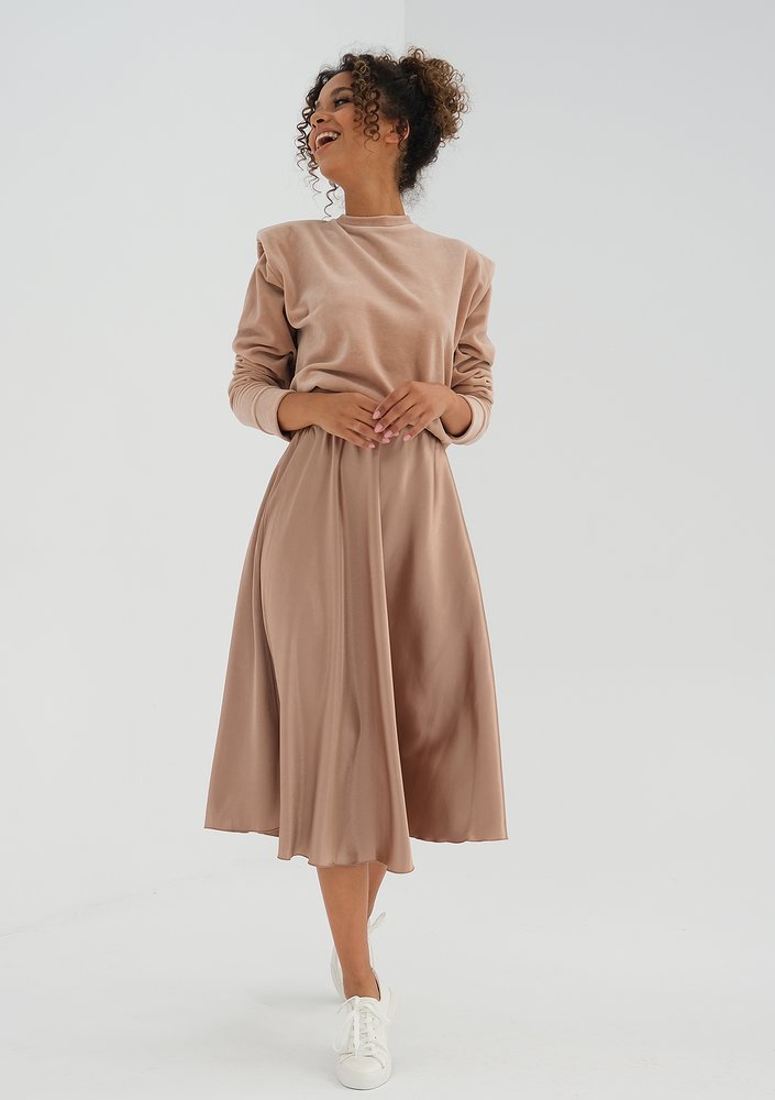 Midi beige satin skirt