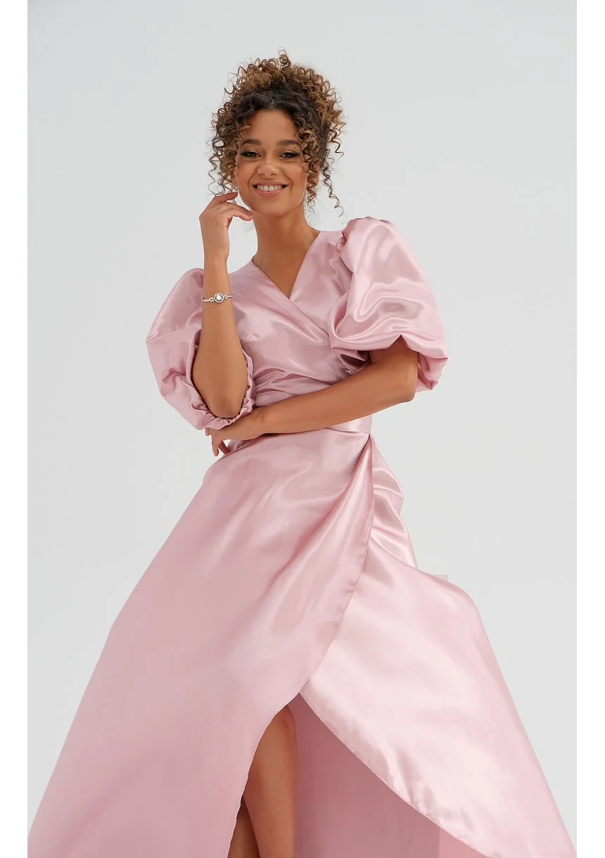 Maxi powder pink dress with puffed sleeves