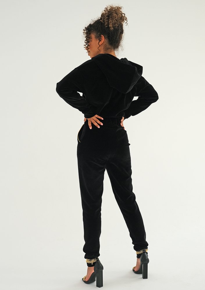 Black velvet sweatshirt with a zipper closure