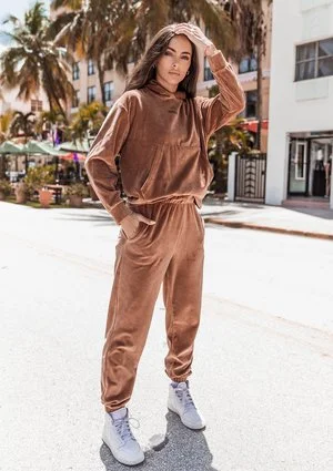 Bluza welurowa z kapturem Toffee ILM
