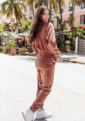 Bluza welurowa z kapturem Toffee ILM