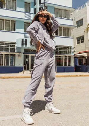 Bluza welurowa z kapturem Melange ILM
