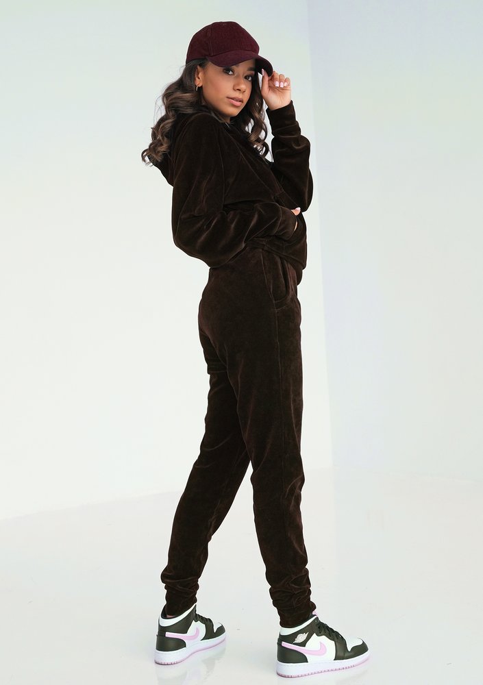 Welurowe spodnie w kolorze czekoladowym ILM