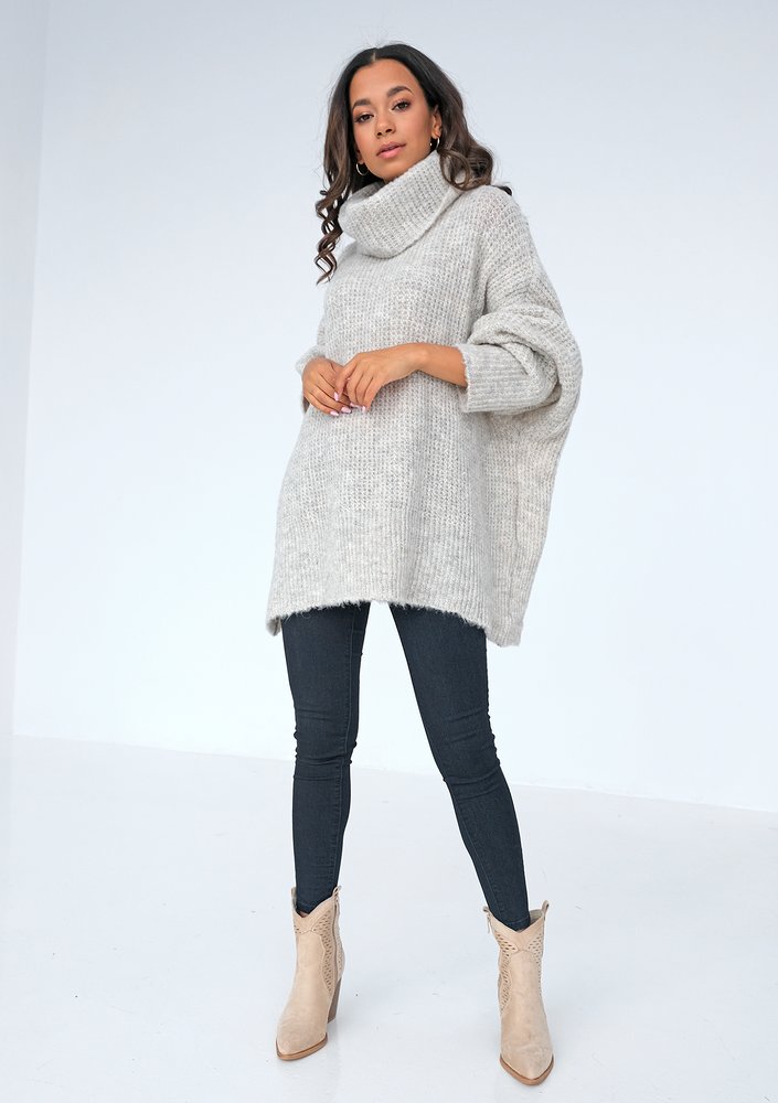 Beige turtleneck sweater ILM