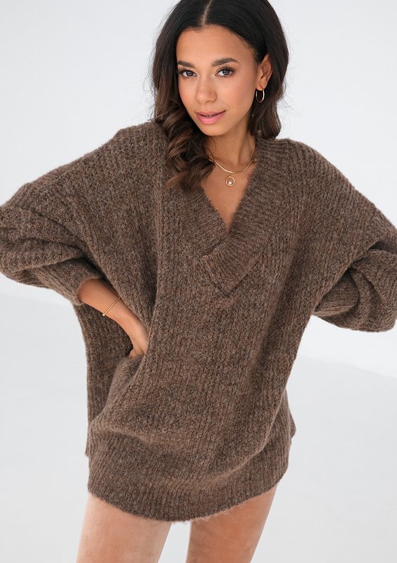 Brown oversized V-neck sweater ILM