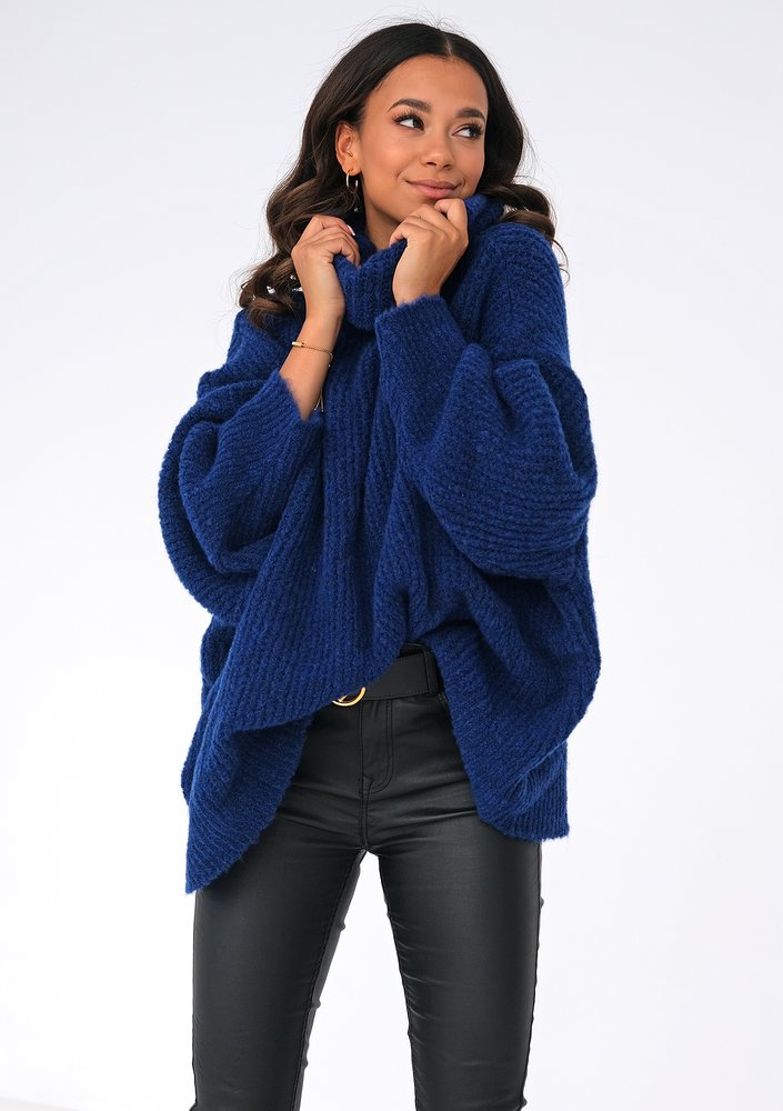 Sweter z golfem oversize KOBALTOWY ILM