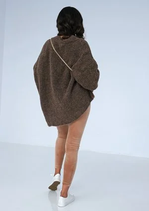 Sweter z dekoltem V oversize BRĄZOWY ILM