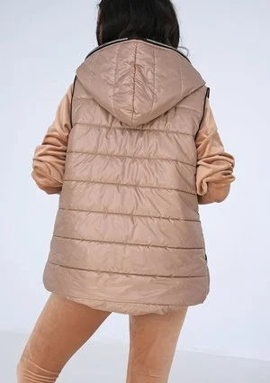 Quilted sleeveless nude beige jacket
