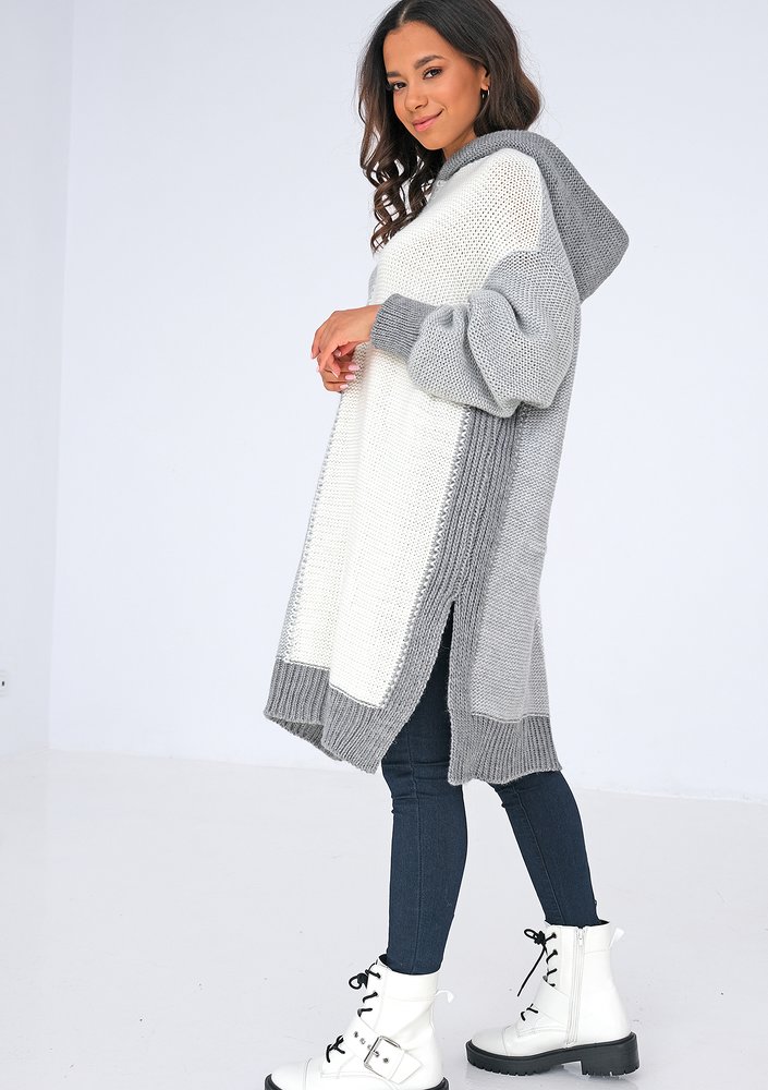 Long tricolor grey sweater with a hood