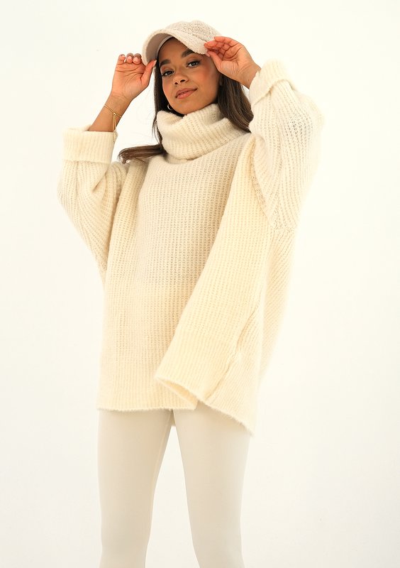 Sweter z golfem oversize A007 Kremowy ILM