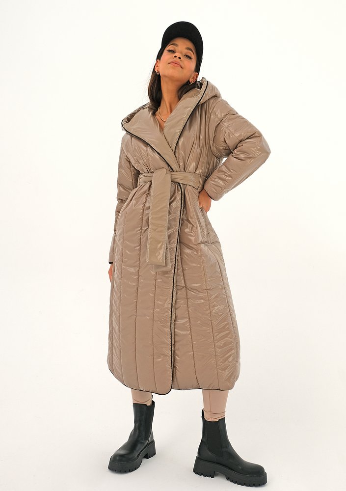 Quilted latte beige tied coat