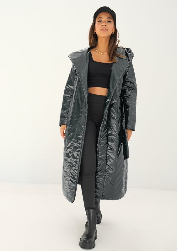 Quilted black tied coat
