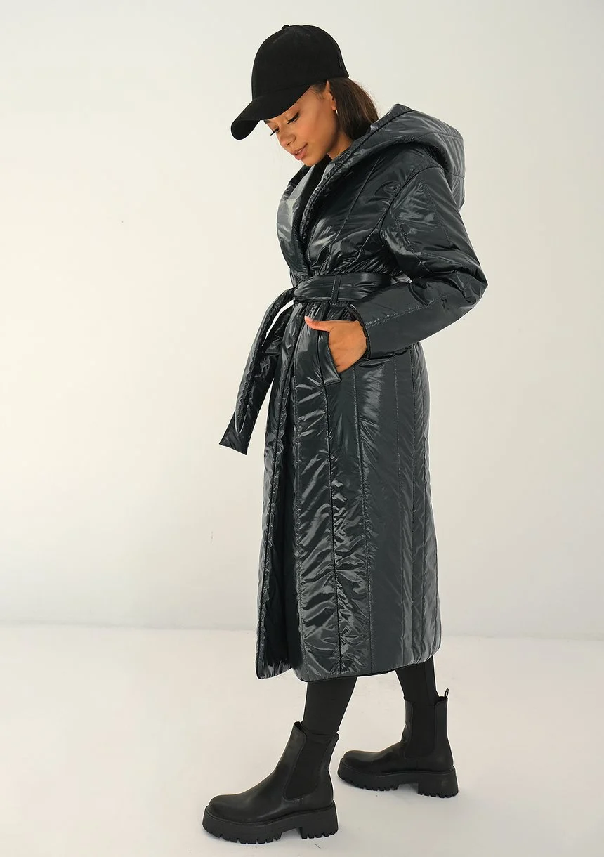 Pikowany płaszcz wiązany w talii Czarny ILM