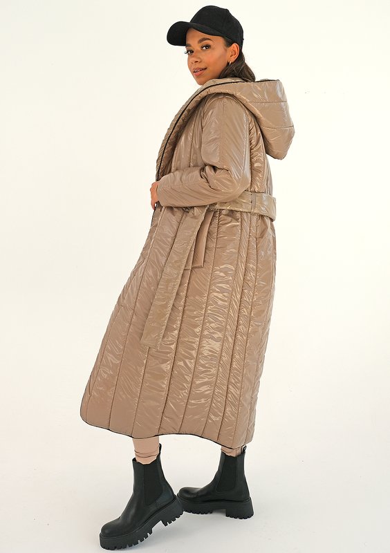 Quilted latte beige tied coat