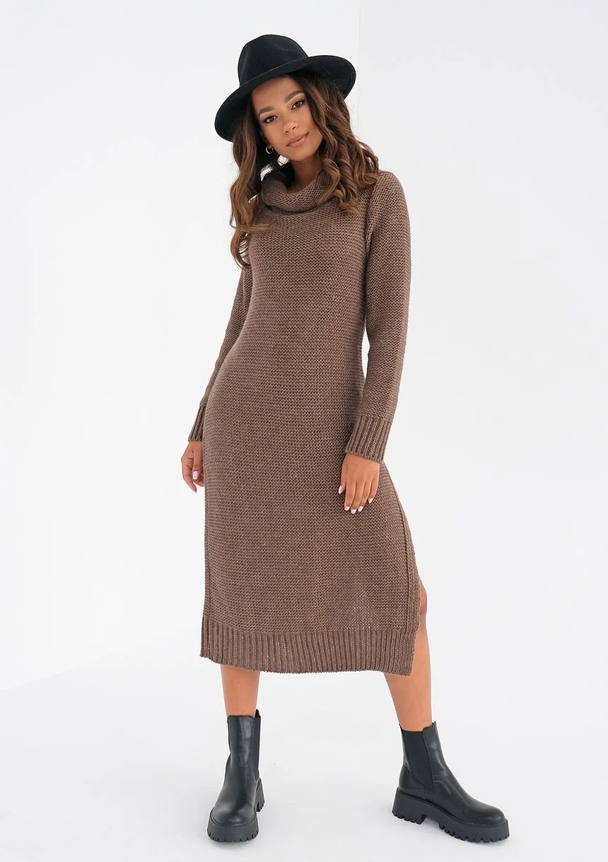 Midi knitted brown dress