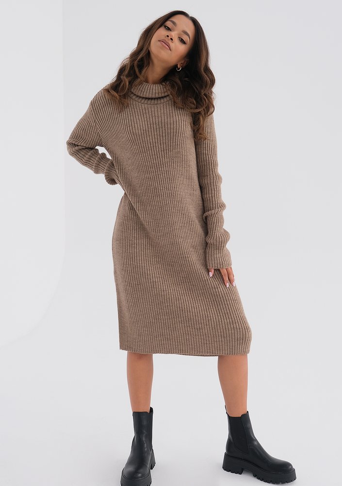 Midi latte knitted turtleneck dress