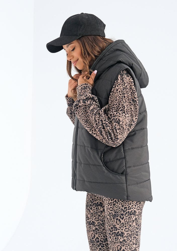 Vicky - black quilted sleeveless jacket