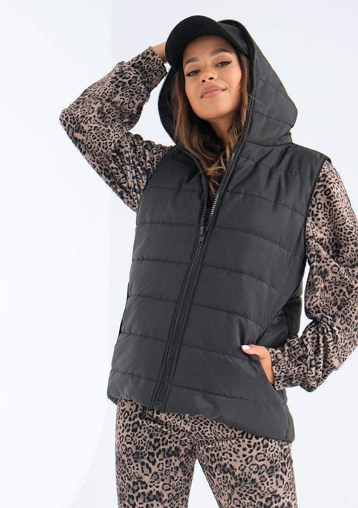 Vicky - black quilted sleeveless jacket