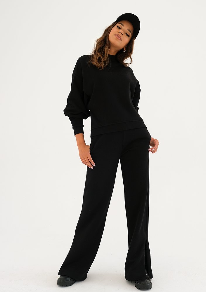 Kase - loose black sweatpants