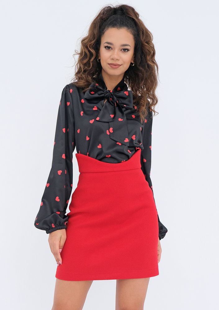 Lulu - black shirt in heart pattern