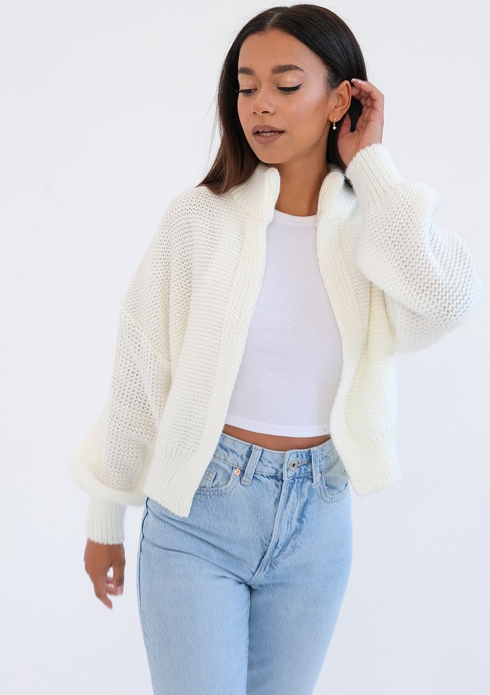 Svena - short ecru cardigan