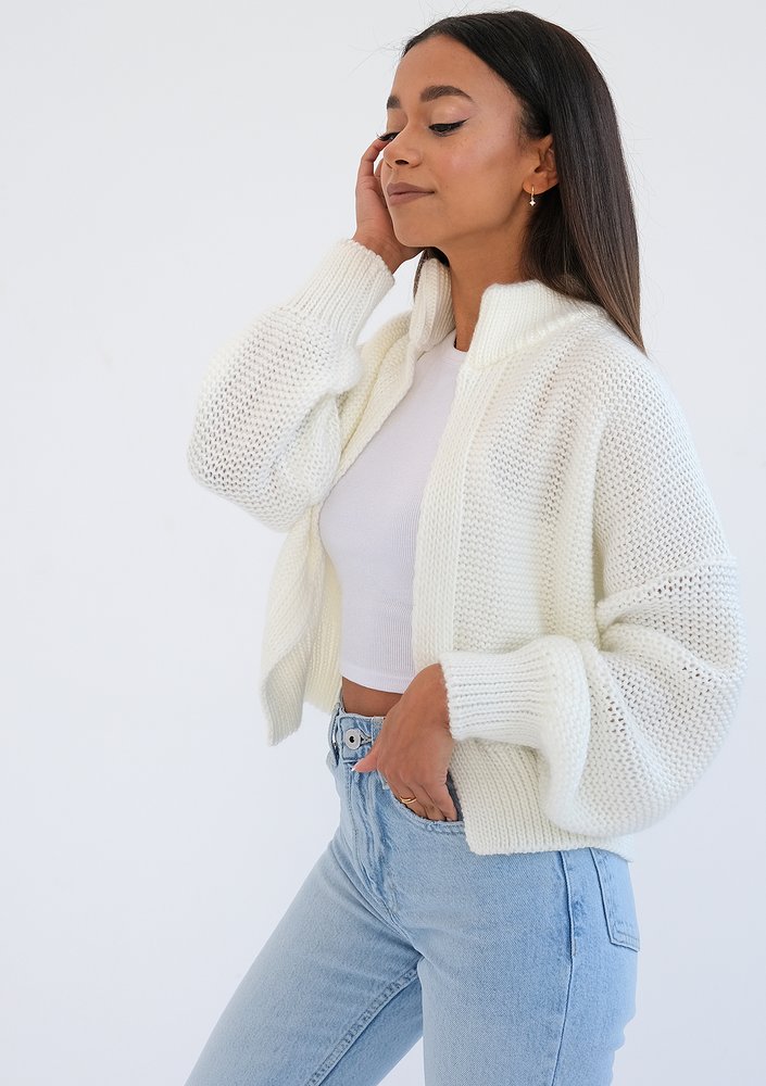 Svena - short ecru cardigan