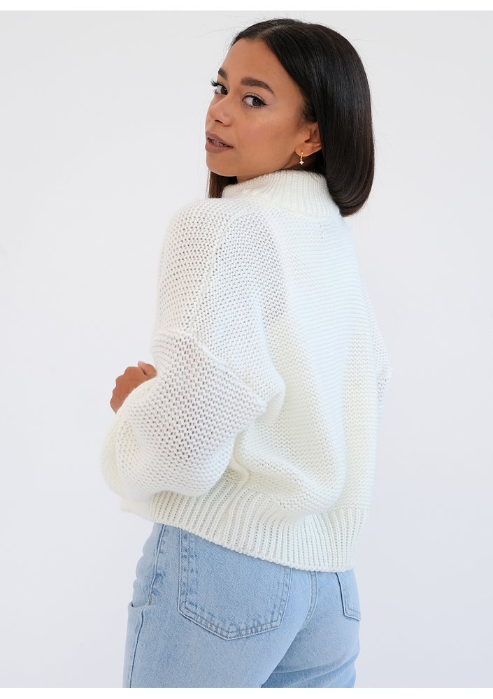 Svena - short ecru cardigan