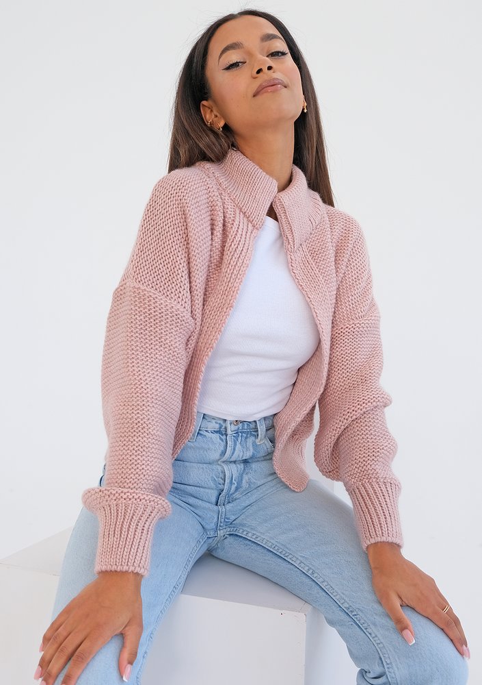 Svena - short pink cardigan