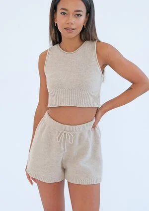 Yrsa - short beige knitted top